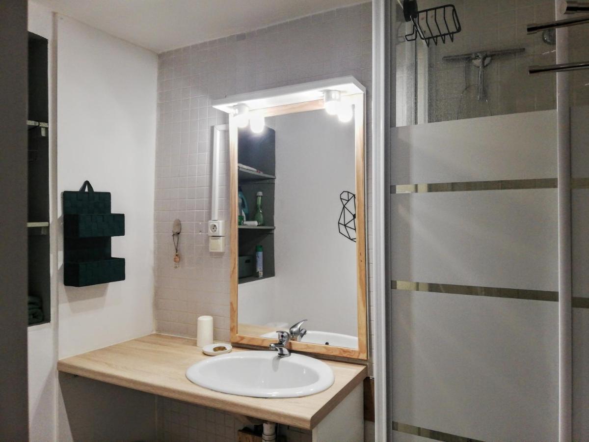Charmant Appartement En Centre-Ville Medieval Gigean Eksteriør bilde