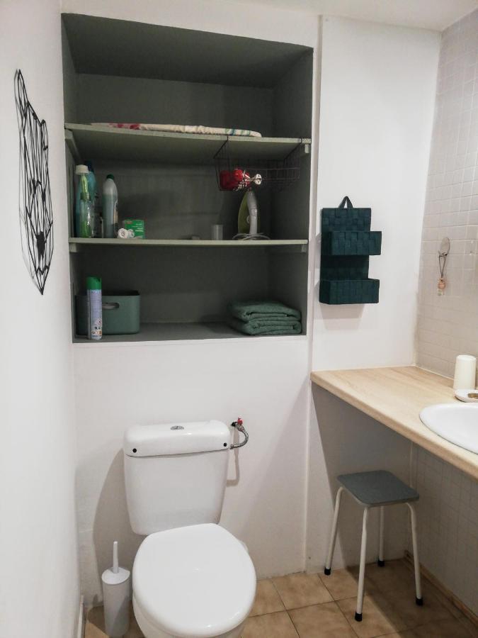 Charmant Appartement En Centre-Ville Medieval Gigean Eksteriør bilde