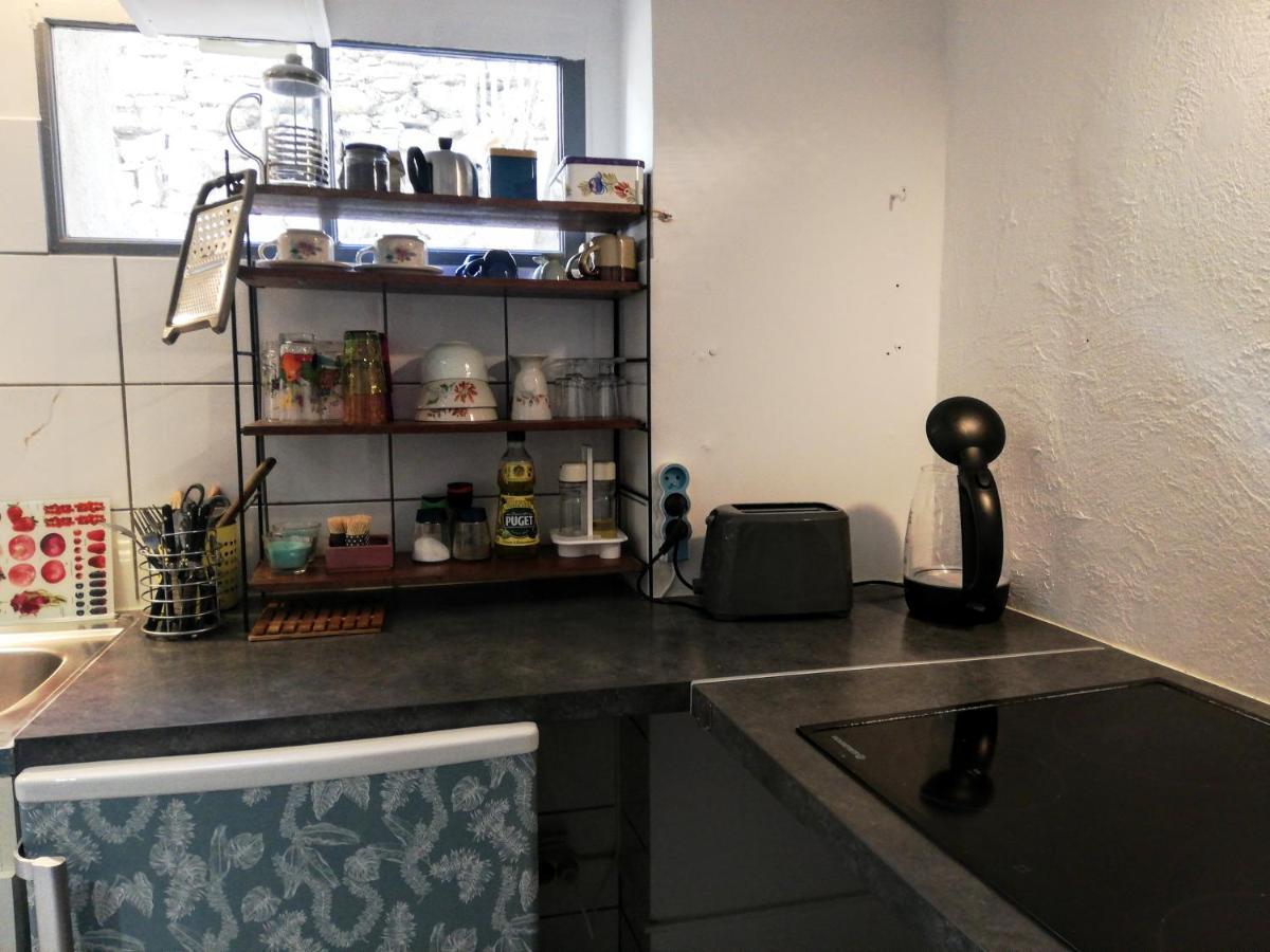 Charmant Appartement En Centre-Ville Medieval Gigean Eksteriør bilde
