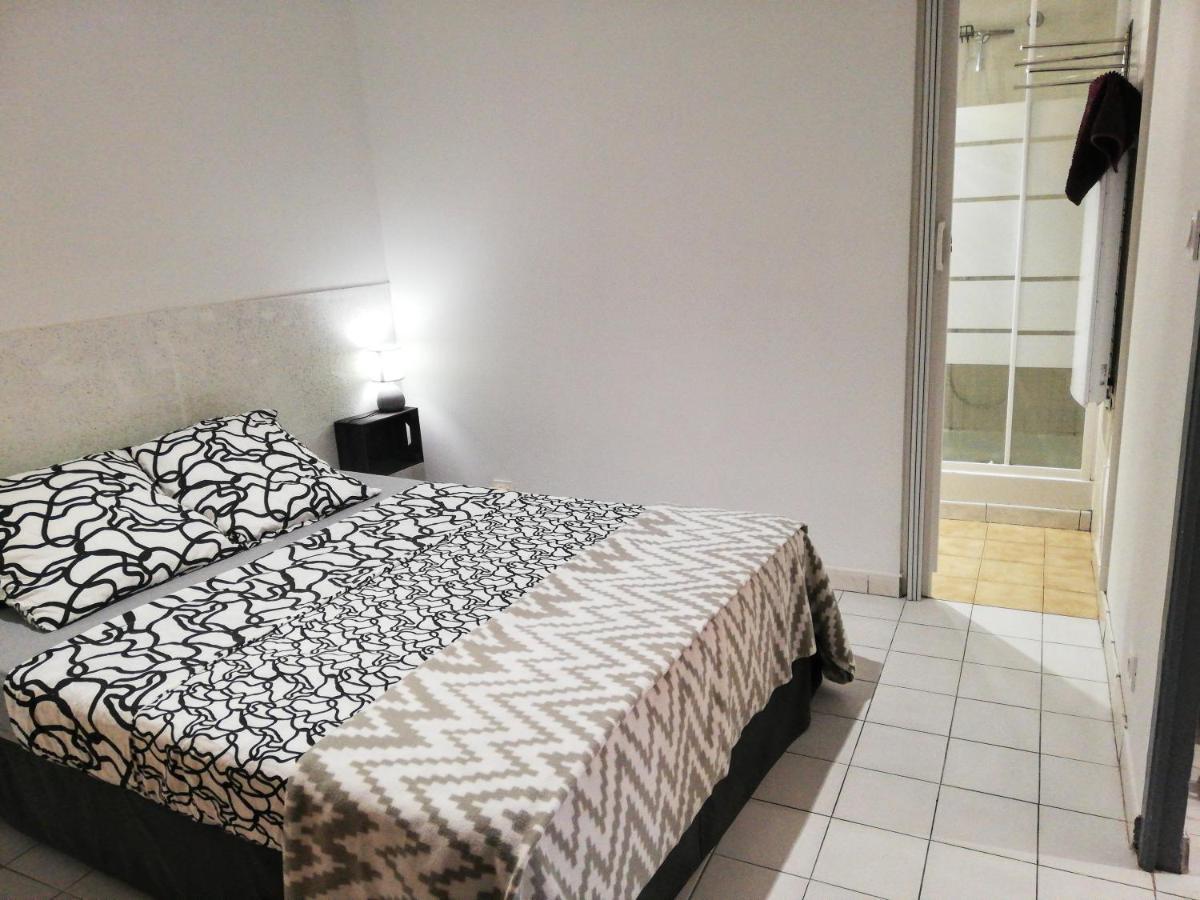 Charmant Appartement En Centre-Ville Medieval Gigean Eksteriør bilde