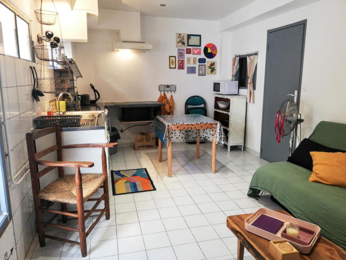 Charmant Appartement En Centre-Ville Medieval Gigean Eksteriør bilde