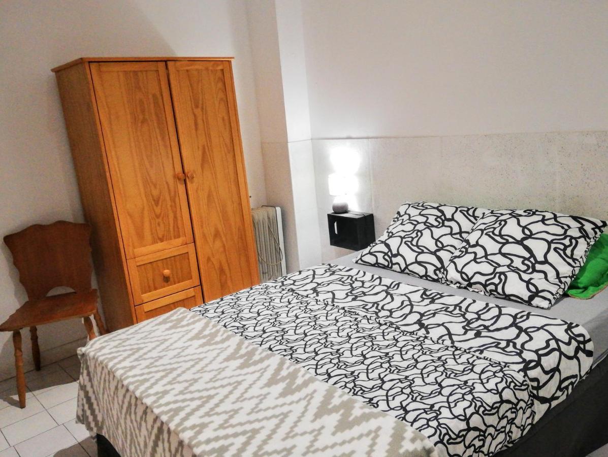 Charmant Appartement En Centre-Ville Medieval Gigean Eksteriør bilde