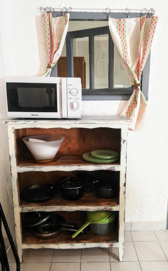 Charmant Appartement En Centre-Ville Medieval Gigean Eksteriør bilde